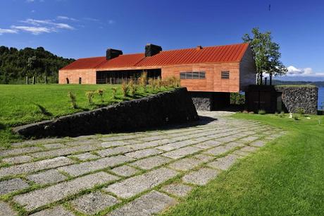Casa Minimalista en Chile con Vistas al Lago