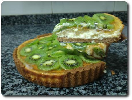 Tarta de queso y kiwi