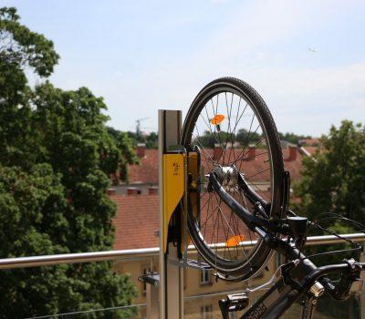 Parkis, sistema de almacenamiento vertical para bicicletas con asistencia eléctrica