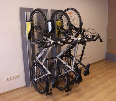 Parkis, sistema de almacenamiento vertical para bicicletas con asistencia eléctrica