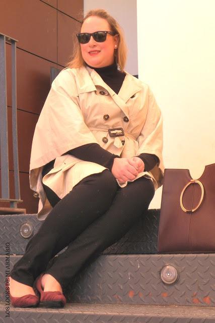 look-black-burgundy-jeans-negro-violeta-by-mango-capa-camel-zapatos-bolso-primark-los-looks-de-mi-armario-blogger-madrid-curvy-girl-outfit-invierno02 http://www.loslooksdemiarmario.com/2017/01/capa-camel-y-zapatos-burgundy-curvy-look.html