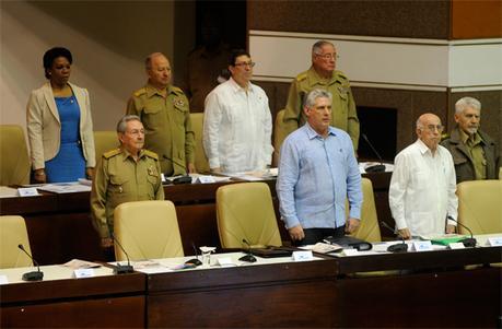 Cuba: Parlamento sin Fidel. Evocan al dictador en Asamblea nacional del Poder Popular