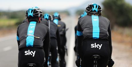 Dave Brailsford jefe del Team Sky se enfrenta a preguntas importantes