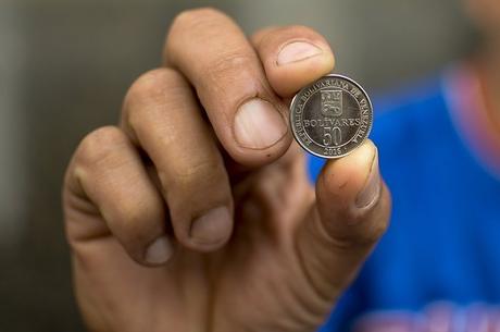 Nuevas monedas de Bs. 50 ya están en las calles de #Caracas (FOTOS)
