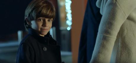 Un adorable perro abandonado protagoniza el anuncio navideño de Repsol #magiaenelcamino