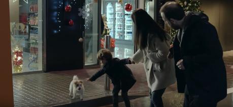 Un adorable perro abandonado protagoniza el anuncio navideño de Repsol #magiaenelcamino