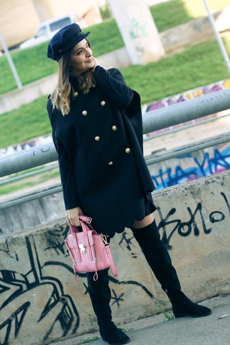 Con capa abotonada Con capa abotonada