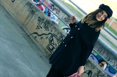 Con capa abotonada Con capa abotonada