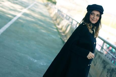 Con capa abotonada Con capa abotonada