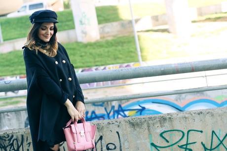 Con capa abotonada Con capa abotonada