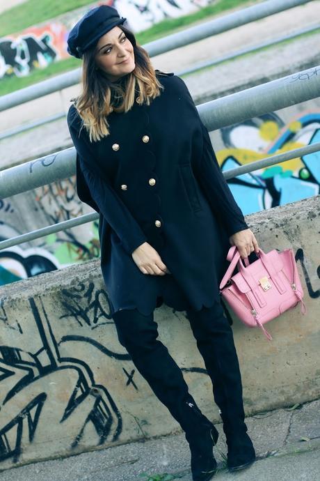 Con capa abotonada Con capa abotonada