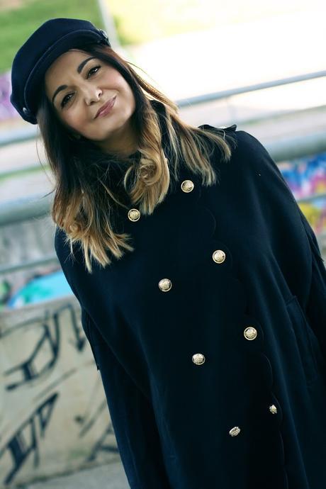 Con capa abotonada Con capa abotonada