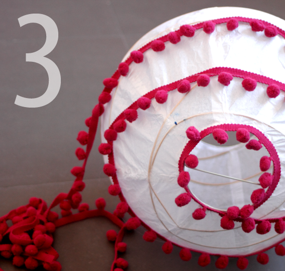 La lámpara de pompones de la Sra. Yamamoto