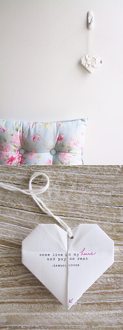 Invitación minimalista: corazones de origami con mensaje