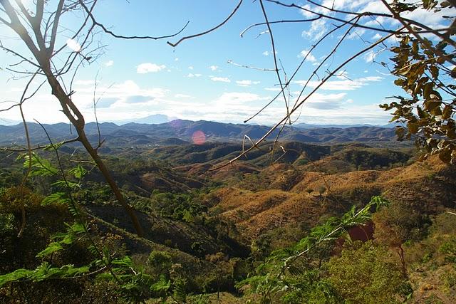 Entre bosques nebulosos, trifinios y quetzales