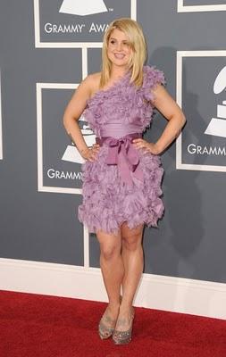 GRAMMY's 2011 - Red Carpet - Alfombra Roja - Parte 2