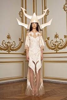 GRAMMY's 2011 - Red Carpet - Alfombra Roja - Parte 1