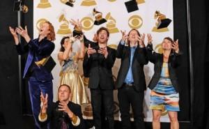 Arcade Fire: Grammy, exhibición en acústico y… ¡Bilbao!
