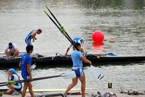 Piragüismo en Sevilla, regata en el Guadalquivir.