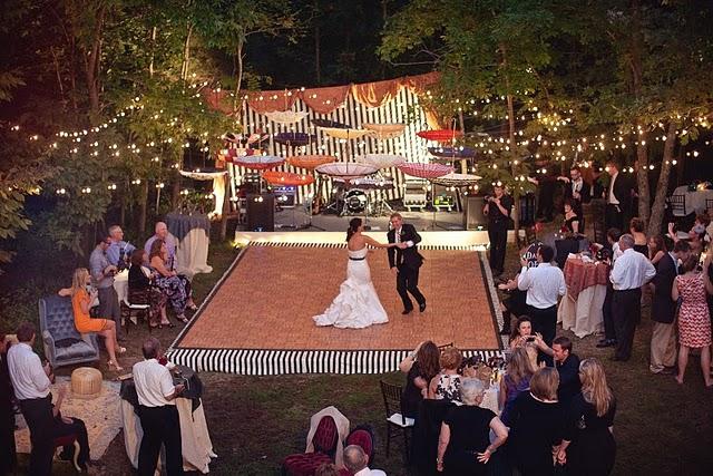 Ideas Originales: Paragüas en la pista de baile