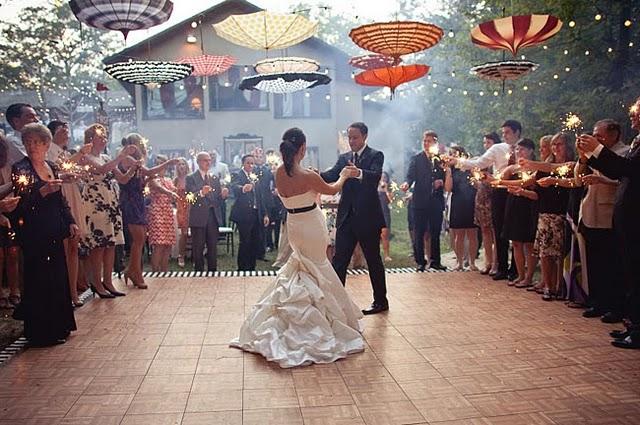 Ideas Originales: Paragüas en la pista de baile