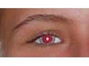 ¿Por salen ojos rojos algunas fotografías?