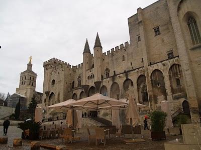 Patrimonio de la Humanidad: De la Galia romana a la ciudad de los Papas.