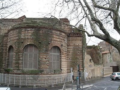 Patrimonio de la Humanidad: De la Galia romana a la ciudad de los Papas.