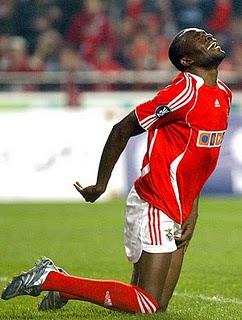 El angoleño Mantorras quiere recibir una pensión por invalidez del Benfica