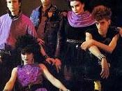 Alaska pegamoides bailando