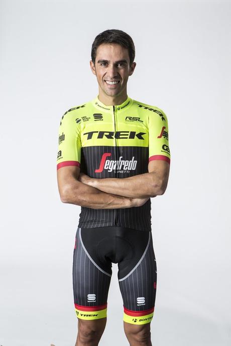 Alberto Contador estrenó el maillot de entrenamiento 2017 del Trek-Segafredo