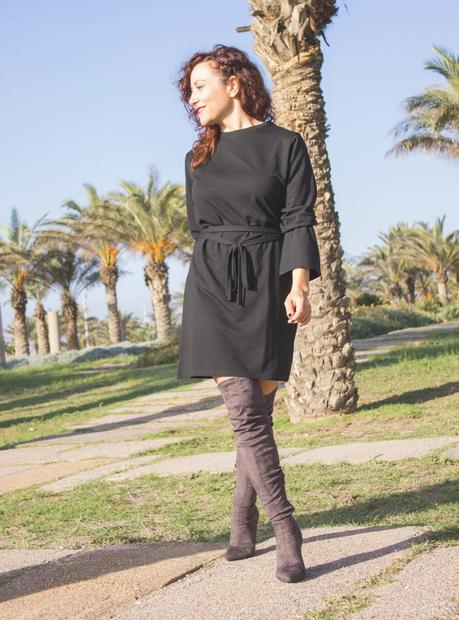 melange_boutique_fashion_blog_de_moda_look_vestido_negro_botas_mosqueteras_chaqueta_biker_bordada_zara_zaful