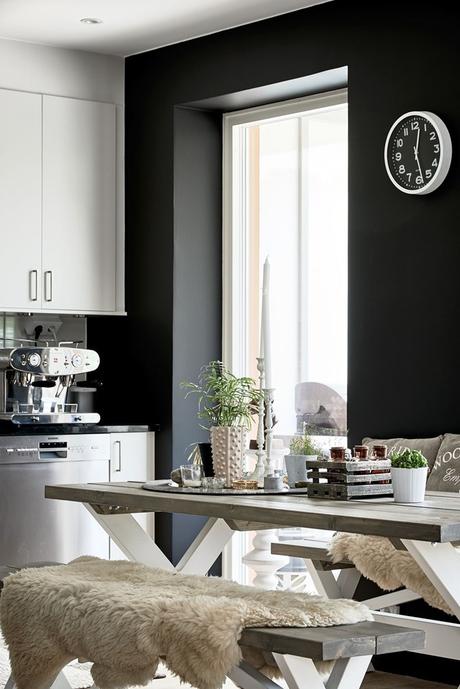 salón negro paredes negras estilo escandinavo distribución abierta diseño interiores decoración interiores color negro pared blog decoración nórdica 