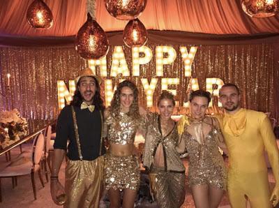 Elsa Pataky despide el año con Miley Cyrus