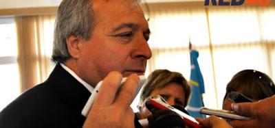 Aleuy echa cien trabajadores y les pide que “descansen”