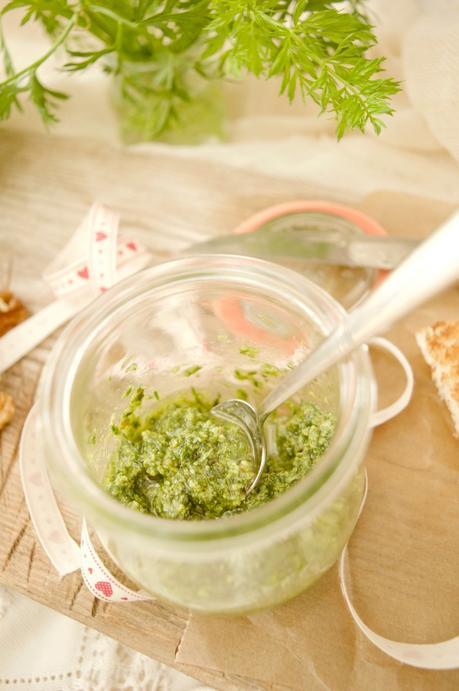 Pesto de hojas de zanahoria #aquínosetiranada