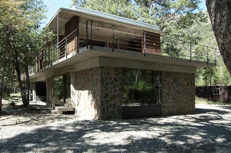 Casa Minimalista en el Valle de Las Trancas