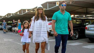 Paula, Bustamante y Daniella, regresan de Canarias