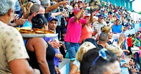 El Internet llega a los estadios de pelota en Cuba