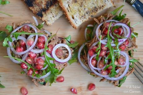 Sandwich de Pulled Beef con Ensalada de Granada