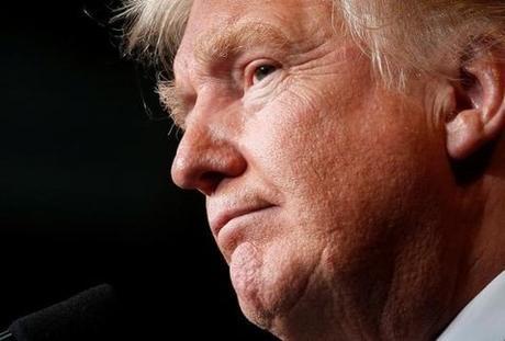 Trump sigue amenazando a automotrices que abrirían planta en México