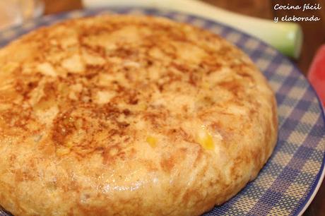 TORTILLA DE PATATAS, CALABACIN Y PUERRO