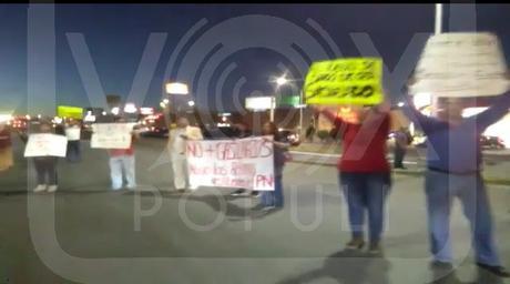 Bloqueo pacífico en gasolinera de carretera 57