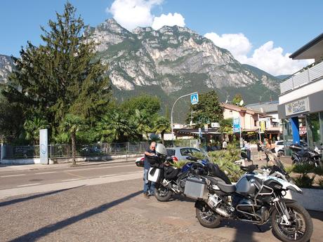 Ruta en moto por el alucinante lago de Garda, Riva del Garda.