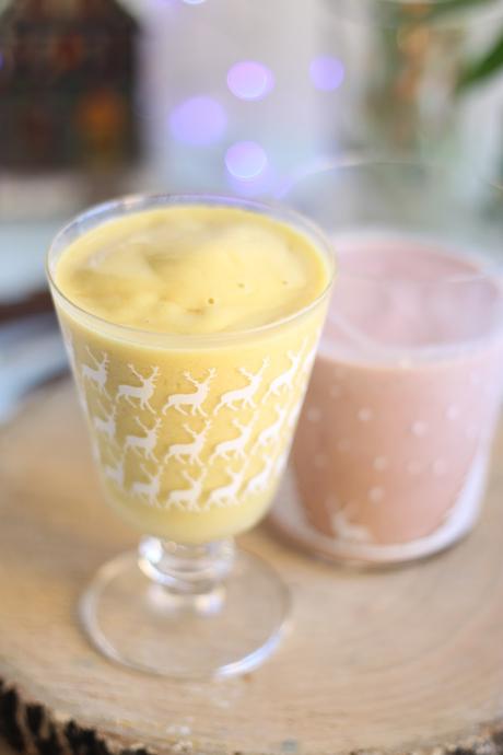 Smoothie Mango y cúrcuma y smoothie de fresas y aguacate