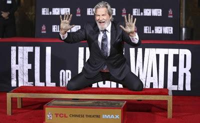 Jeff Bridges deja sus huellas en  Hollywood