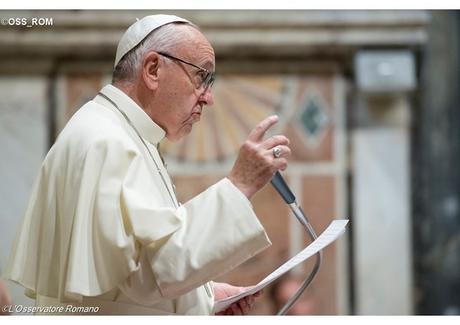 El Papa a los Embajadores ante la Santa Sede