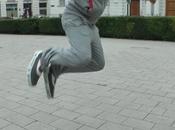 Estas zapatillas desafían gravedad simulan sentimiento caminar luna