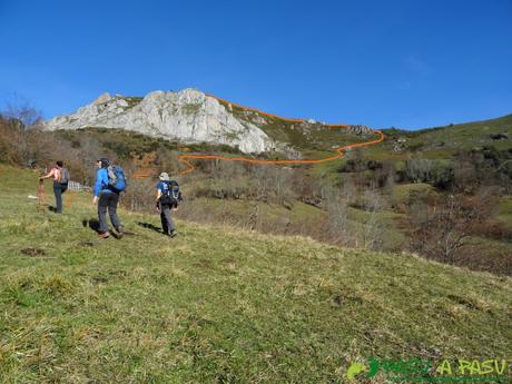 Subiendo al Cuchu desde la Yana'l Cuedru