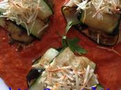 Lasaña calabacín rellena berenjena queso sobre salsa pimiento rojo